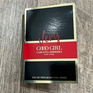 😍 5 for $25 Sample Sale - Very Good Girl Carolina Herrera